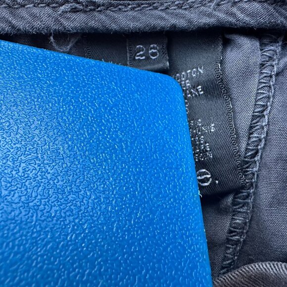 Vince. Distressed Gray Skinny Pants Womens 26 - Picture 8 of 10